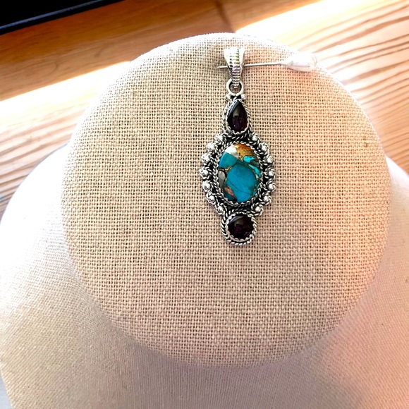 Sterling Silver Spiny Oyster & Red Garnet Pendant - Picture 1 of 8